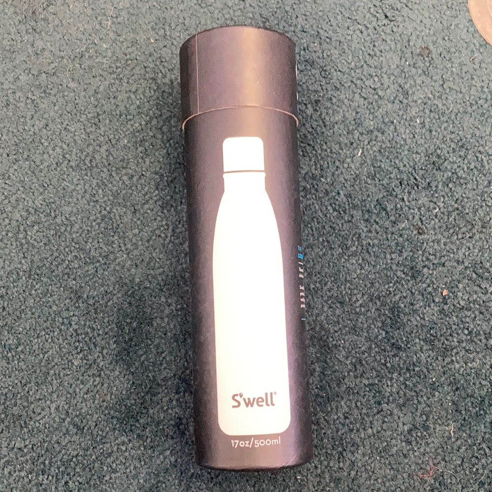 Swell Stainless Steel Water Bottle Pomegranate